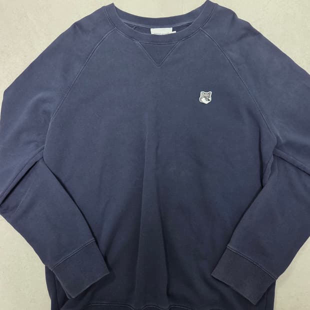 메종키츠네 네이비 맨투맨