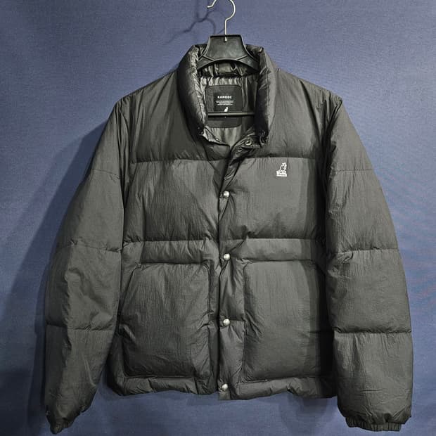 캉골 블랙컬러 남성 세미오버핏 95 덕다운 숏패딩 