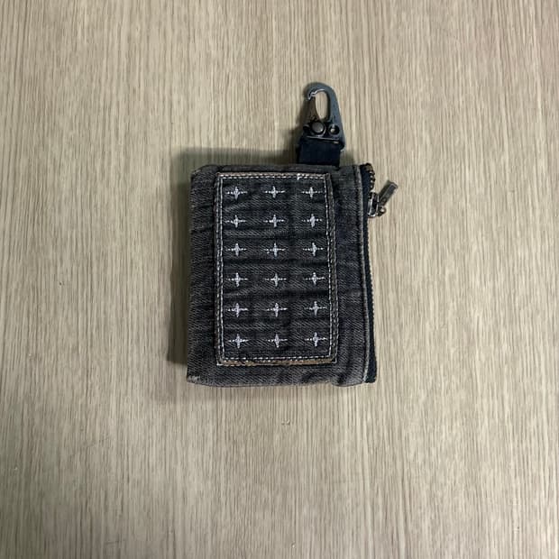 카락터 지갑