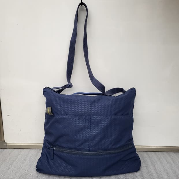 만다리나덕 스포츠 캐주얼 멀티포켓 투웨이 크로스백 42x37cm