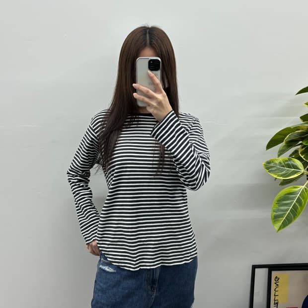 유니클로 줄무늬 긴팔티셔츠