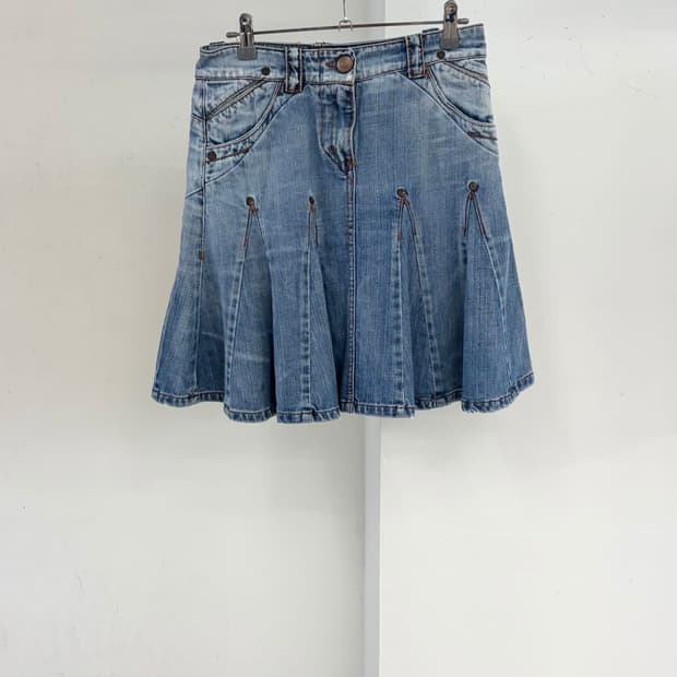 스포츠막스 플리츠 데님 미니 스커트