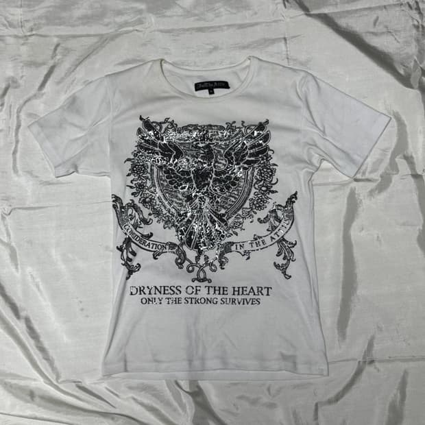 ”In the Attic“ Printed Mode Short T-shir