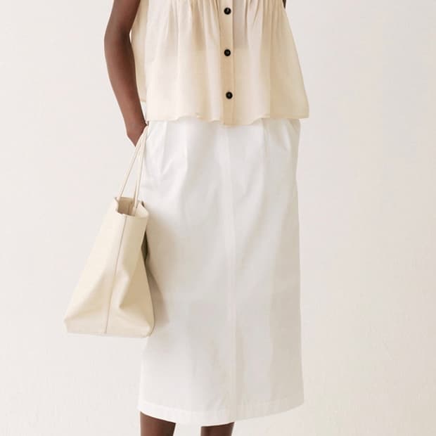 [새상품]킨더살몬 Pintucked Ruffle-sleeve Blouse