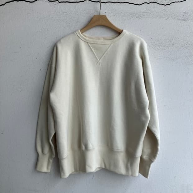 타이가 타카하시 LOT 603 스웻셔츠 아이보리