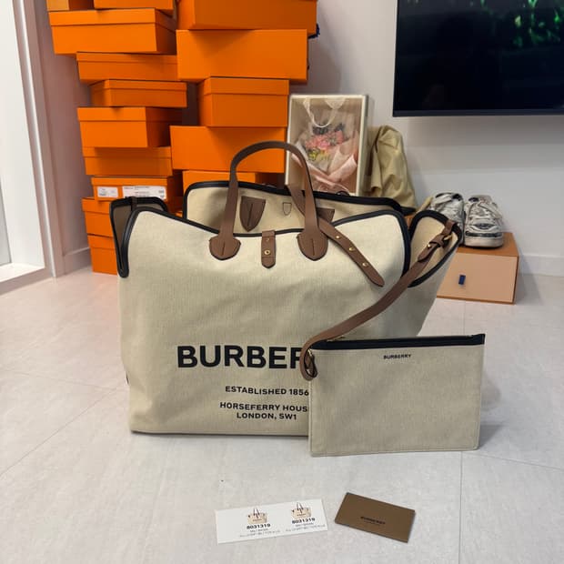 버버리 로고 쇼퍼백