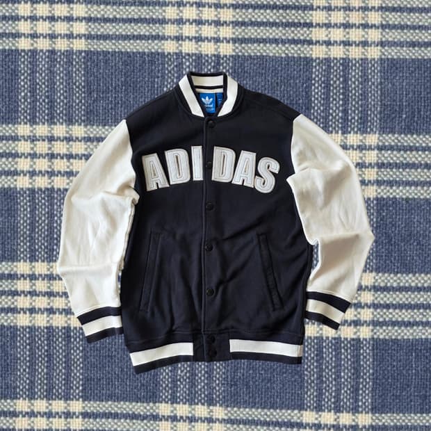 아디다스 배색 바시티 자켓 져지
