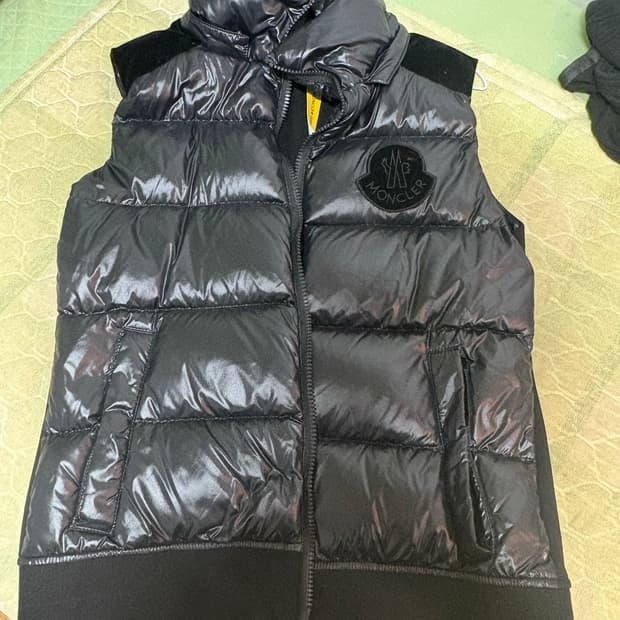 몽클레어 지니어스 조끼패딩 (s)