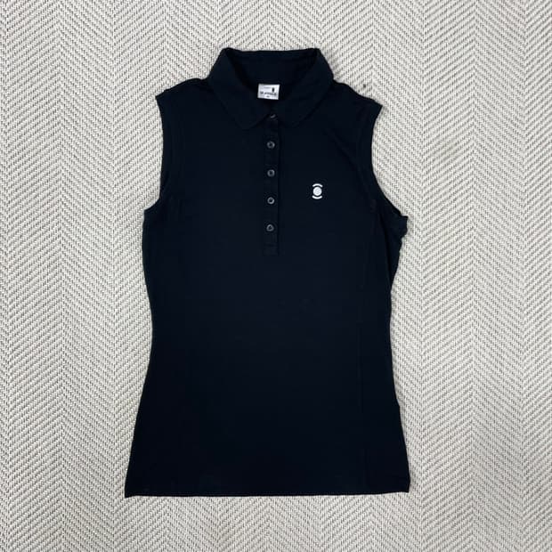 와이드앵글 슬리브리스 민소매 카라티 블랙 90