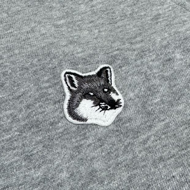 메종키츠네 폭스 헤드 그레이 패치 맨투맨 M