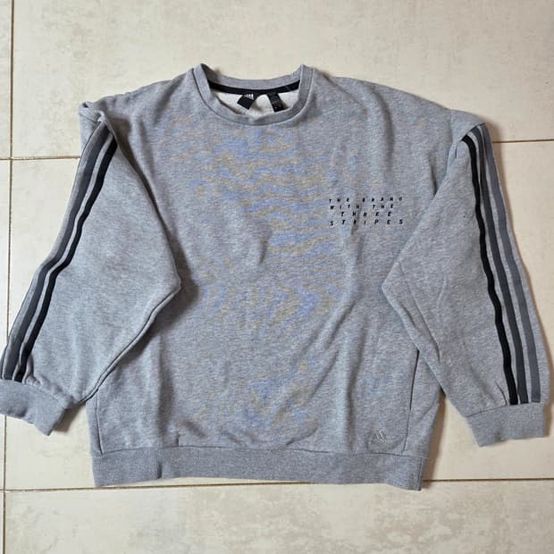 아디다스 회색 맨투맨