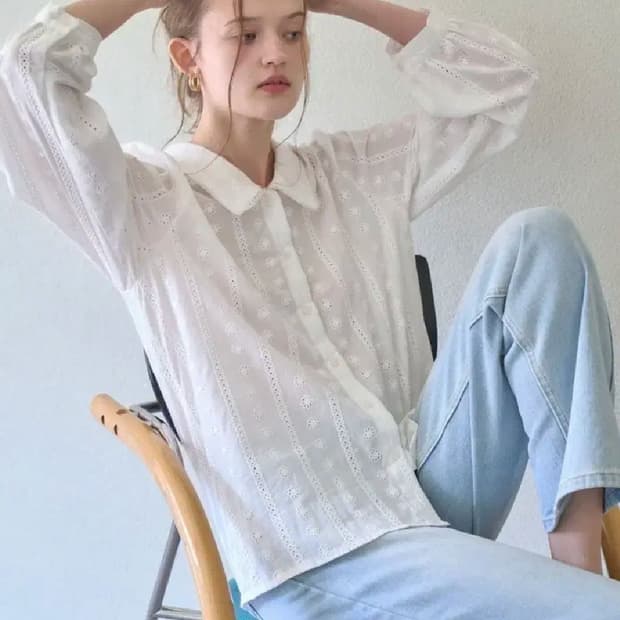헤인트 화이트 펀칭 블라우스 셔츠