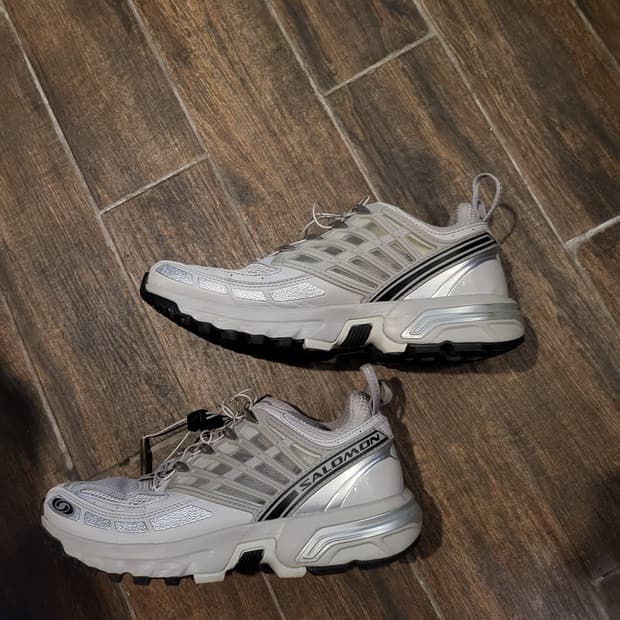 살로몬 운동화 화이트 실버 260