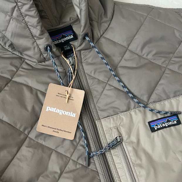 파타고니아 다이아몬드 퀼티드 봄버 후디 패딩