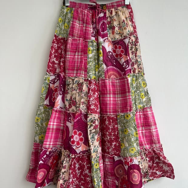 핑크 체크 패치 롱 스커트