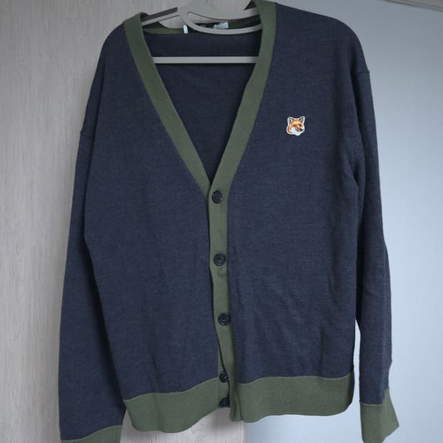 메종 키츠네 Maison Kitsune 폭스 헤드 패치 가디건