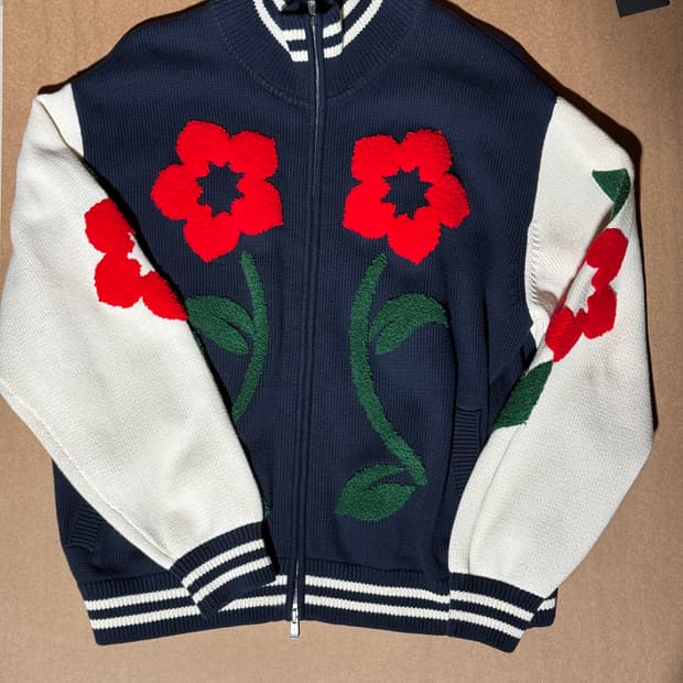 KITH 키스 플로럴 크레스트 와이오나 풀 집 스웨터 녹터널