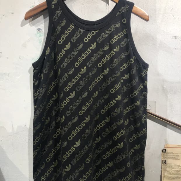 Adidas logo print black gold sleeveless 