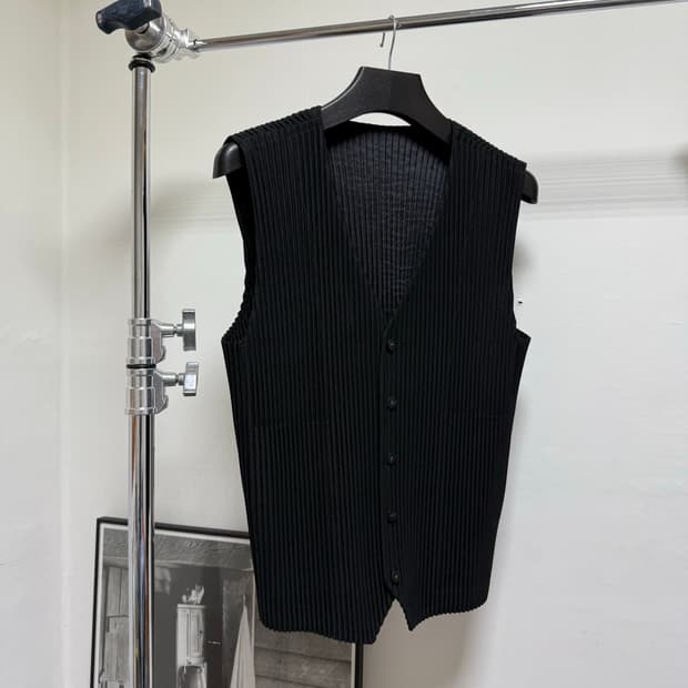 𝗛𝗢𝗠𝗠𝗘 𝗣𝗟𝗜𝗦𝗦𝗘́ VEST