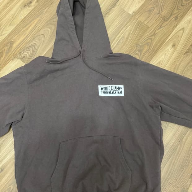 디스이즈 네버댓Scrap Applique Hoodie Brown