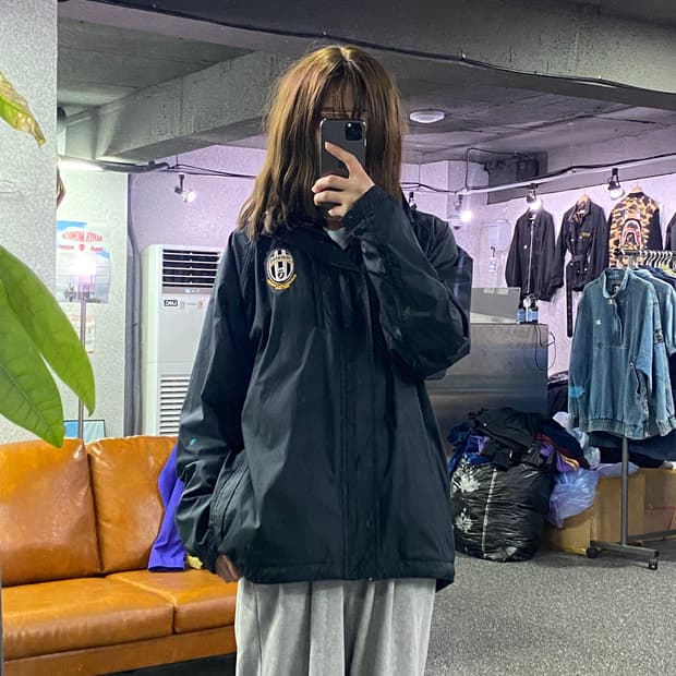 나이키 유벤투스 앰블럼 바람막이 B2507