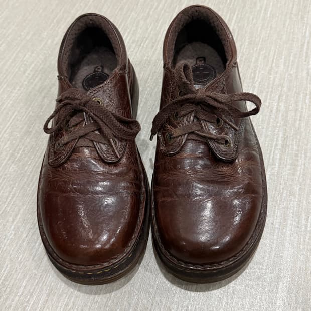 닥터마틴 브라운3홀 260