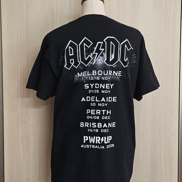 AC/DC 호주투어 2025 콘서트 현장 머천 티셔츠 M