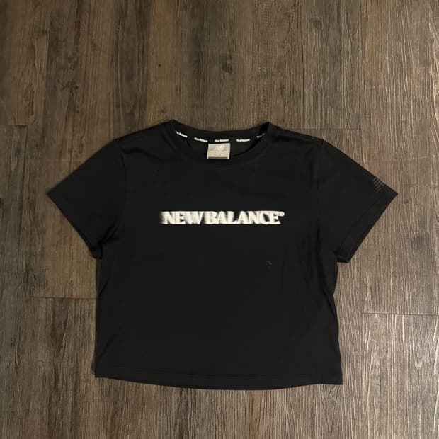 New Balance crop tee 뉴발란스 세미 크롭티