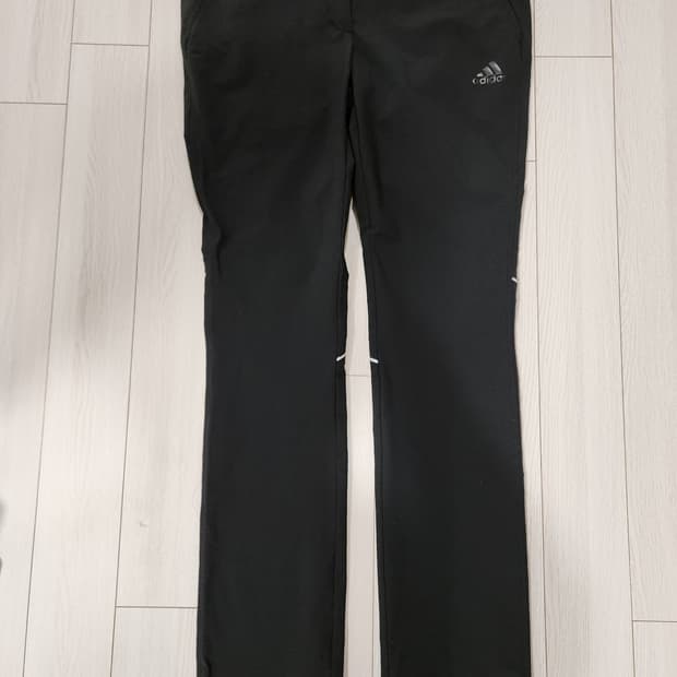 아디다스 기능성 여성 팬츠 사이즈m

사진이 이상하게 나왔는데 새상품처럼