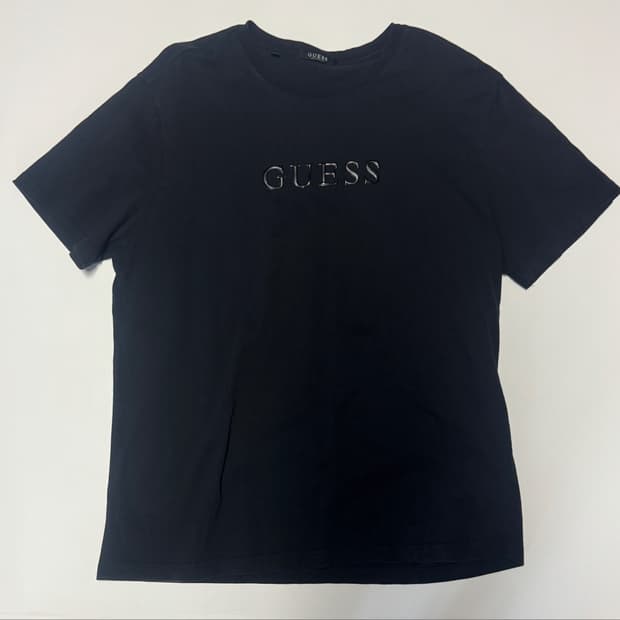게스 Guess 스펠아웃 미니멀 블랙 반팔 티셔츠 L ~ XL