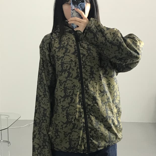 밀리터리 카모 바람막이