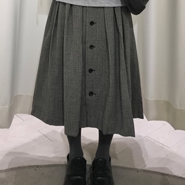 체크 버튼 플리츠 스커트