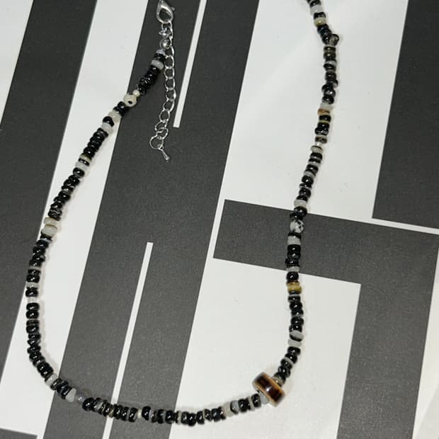 빈티지 비즈 블랙 포인트 목걸이 / black point necklace