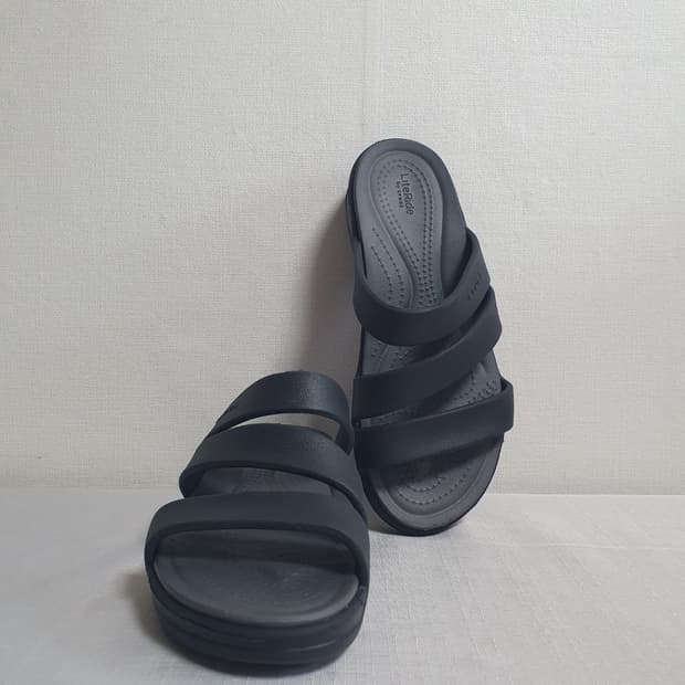 크록스 보카 스트래피 웨지 슬리퍼 샌들 블랙 230mm