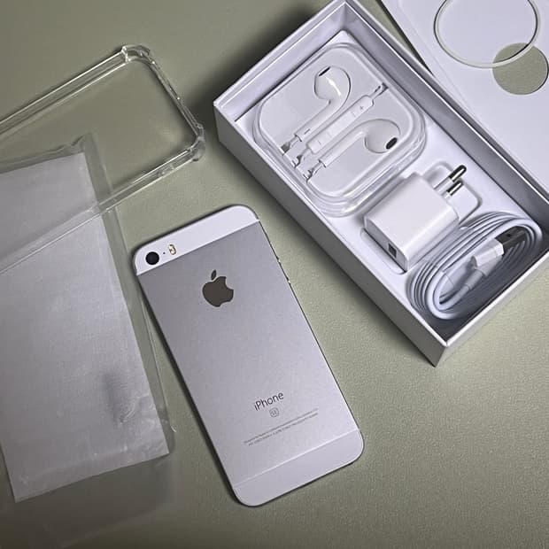 아이폰 se1 실버 128기가 