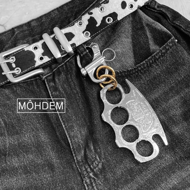 테토남 너클 스파이크 키링 열쇠고리