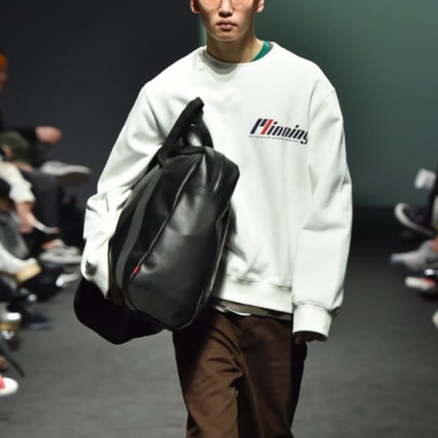 (L) 87mm 엠엠엘지 2017 fw 런웨이 피스 화이트 맨투맨 스웻