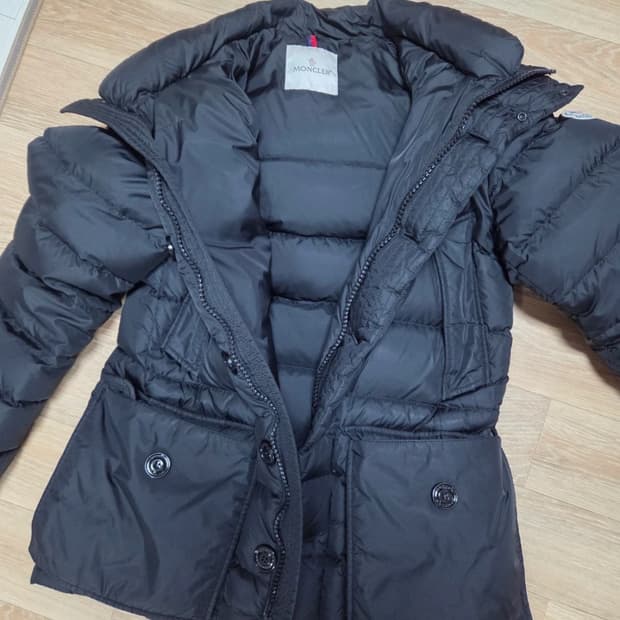 몽클레어 클루니 패딩 블랙 2사이즈
