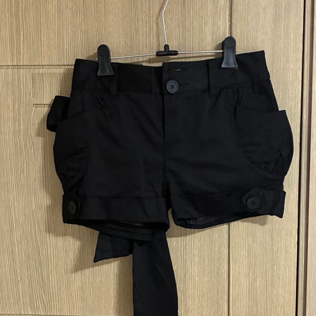 블랙 펌킨 숏팬츠