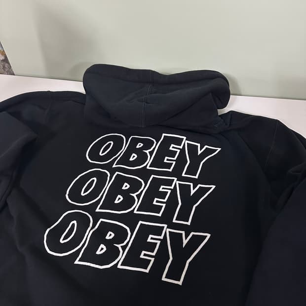 M 오베이 블랙 백로고 후드집업