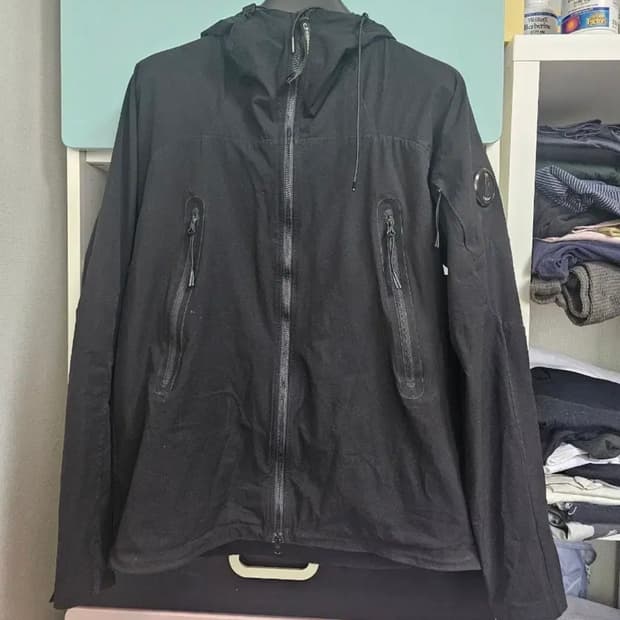 CP컴퍼니 블랙 후드 나일론 자켓