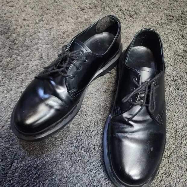 닥터마틴 모노 블랙 색상 UK7 사이즈