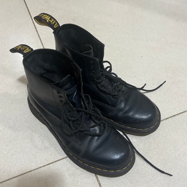 닥터마틴 1460 8홀 부츠 EU41