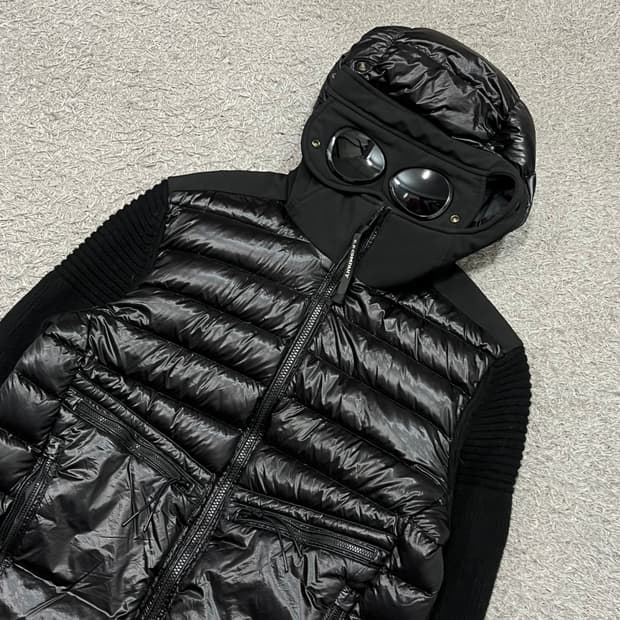 [95-100] Cp컴퍼니 디디쉘 니트패딩집업