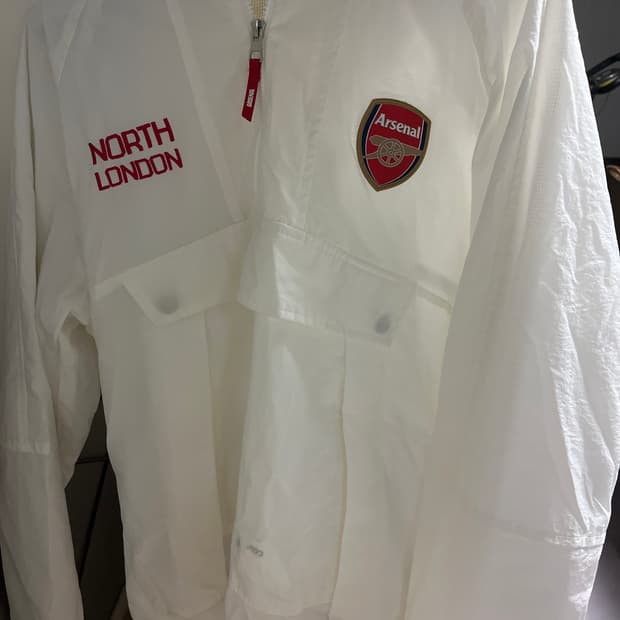 아스날 바람막이