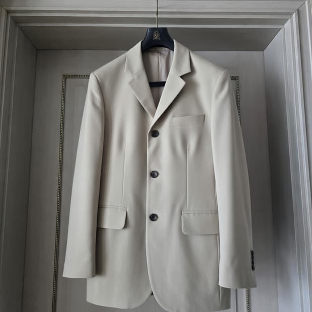 우영미 베이지수트