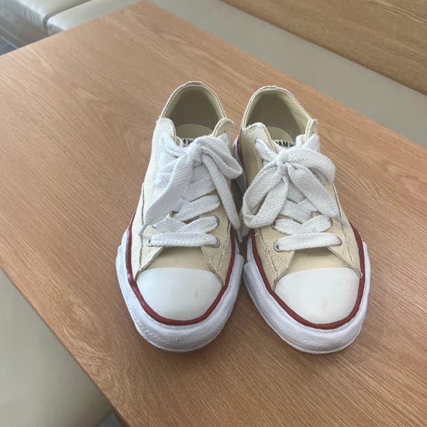 [42] 미하라 야스히로 피터슨 스니커즈 내츄럴 아이보리