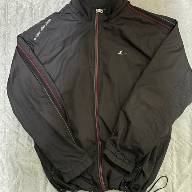 르까프 바람막이