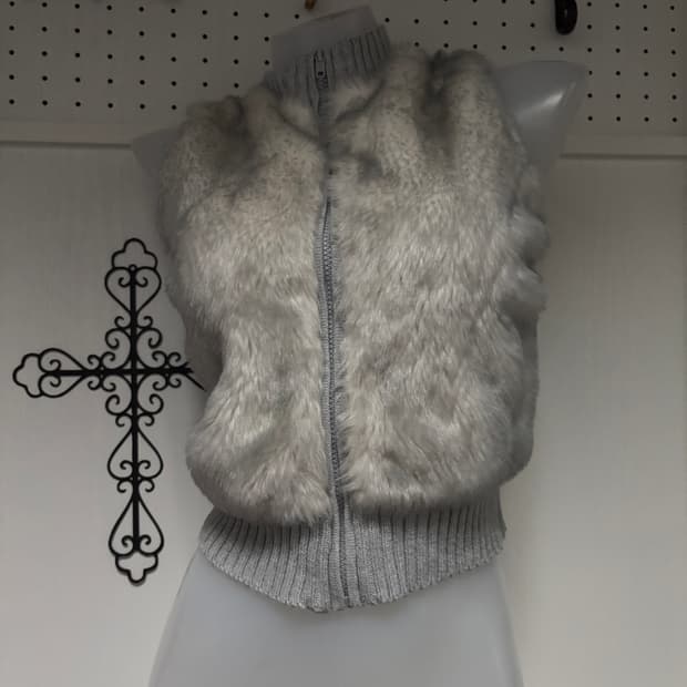 • Grey Fake Fur Sleeveless Zip-Up