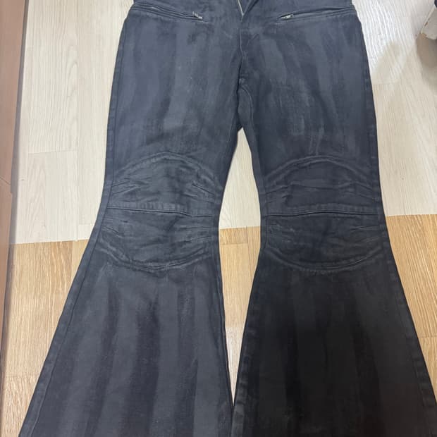 선데이 오프클럽 플레어 왁스 데님팬츠